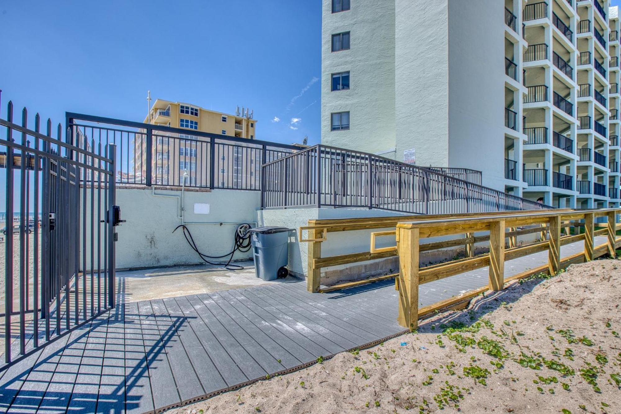 Ocean View With A Beachfront Pool At Ocean Trillium Condo ~ 702 New Smyrna Beach Zewnętrze zdjęcie